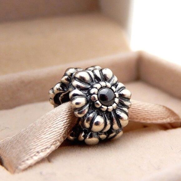 PANDORA Hematite Flower Bead Charm  in Sterling Silver 925 ALE 790580 - Picture 1 of 3